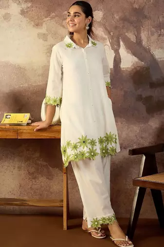 Women Floral Embroidered Regular Thread Work Pure Cotton Kurta with Palazzos