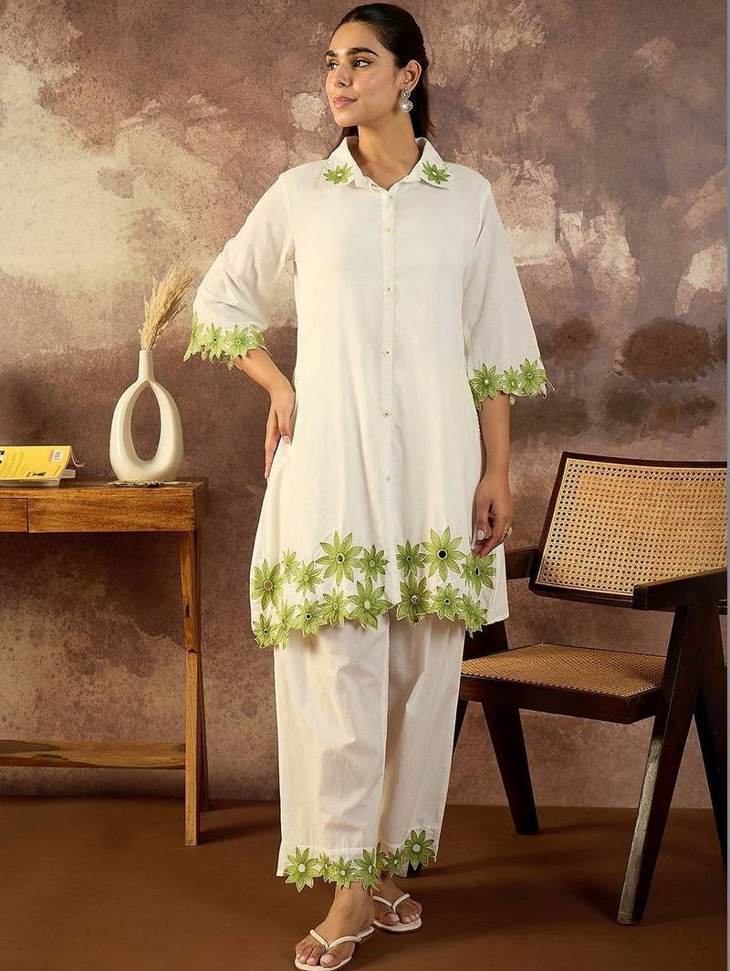 Women Floral Embroidered Regular Thread Work Pure Cotton Kurta with Palazzos