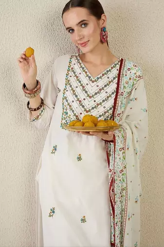 Women Ethnic Motifs Embroidered Regular Mirror Work Pure Cotton Kurta with Trousers & With Dupatta