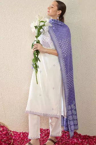 Women Embroidered Regular Thread Work Pure Cotton Kurta with Trousers