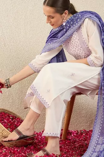 Women Embroidered Regular Thread Work Pure Cotton Kurta with Trousers