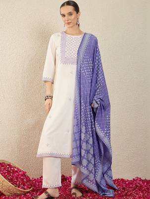 Women Embroidered Regular Thread Work Pure Cotton Kurta with Trousers 4