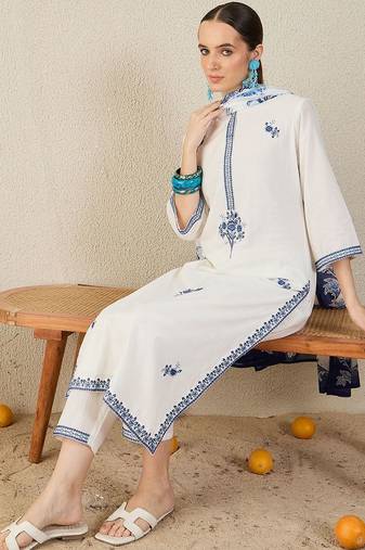 Women Floral Embroidered Regular Thread Work Pure Cotton Kurta with Trousers & With Dupatta