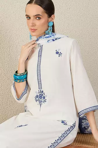 Women Floral Embroidered Regular Thread Work Pure Cotton Kurta with Trousers & With Dupatta