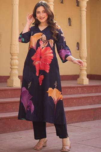 Women Floral Printed Regular Pure Cotton Kurta with Trousers