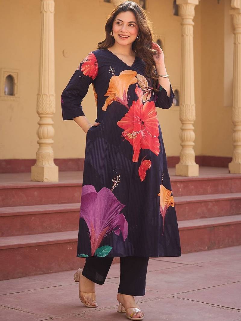Women Floral Printed Regular Pure Cotton Kurta with Trousers