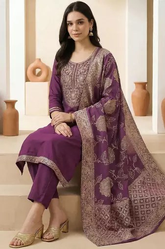 Women Ethnic Motifs Embroidered Regular Thread Work Kurta with Trousers