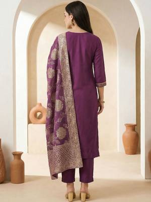 Women Ethnic Motifs Embroidered Regular Thread Work Kurta with Trousers 6