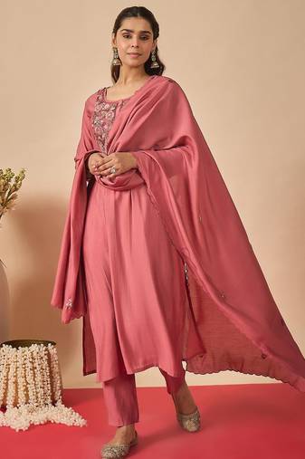 Women Floral Embroidered Regular Thread Work Kurta with Trousers & With Dupatta