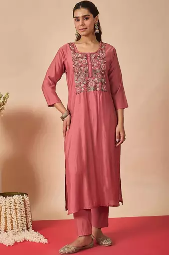 Women Floral Embroidered Regular Thread Work Kurta with Trousers & With Dupatta