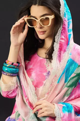 Women Floral Printed Regular Thread Work Kurta with Trousers & With Dupatta