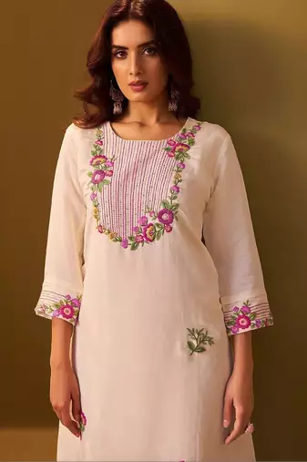 Women Floral Embroidered Regular Thread Work Kurta with Trousers