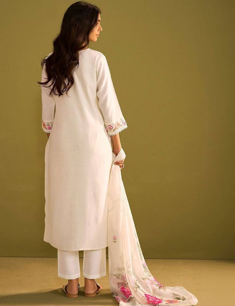 Women Floral Embroidered Regular Thread Work Kurta with Trousers & With Dupatta