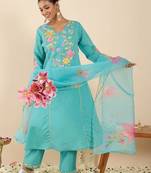 Women Floral Embroidered Regular Thread Work Kurta with Trousers & With Dupatta