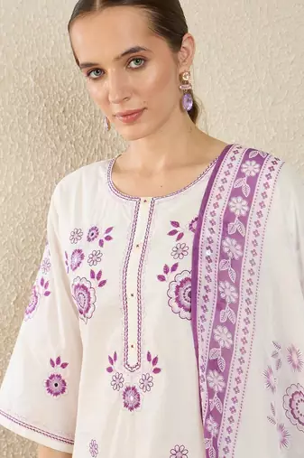 Women Floral Embroidered Regular Thread Work Pure Cotton Kurta with Trousers & With Dupatta