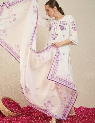 Women Floral Embroidered Regular Thread Work Pure Cotton Kurta with Trousers & With Dupatta 5