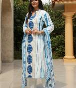 Women Geometric Printed Cotton Kurta with Trousers & Dupatta