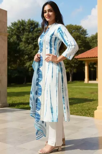 Women Geometric Printed Cotton Kurta with Trousers & Dupatta