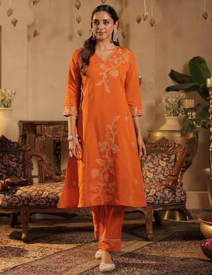 Women Ethnic Motifs Printed Kurta with Trouser& With Dupatta 2