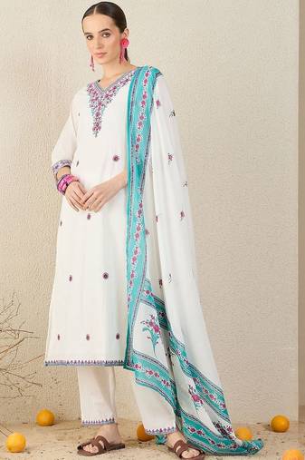 Floral Embroidered Thread Work Pure Cotton V-Neck Kurta With Trouser & Dupatta