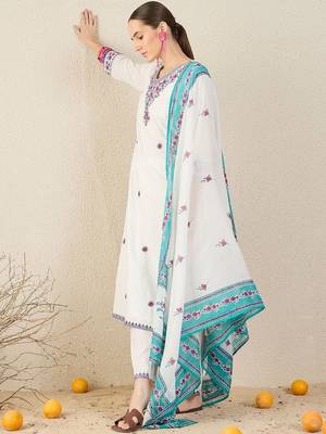 Floral Embroidered Thread Work Pure Cotton V-Neck Kurta With Trouser & Dupatta 3