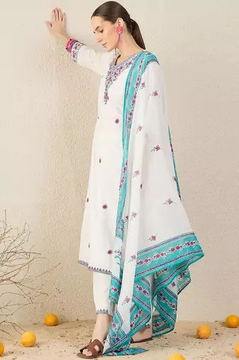 Floral Embroidered Thread Work Pure Cotton V-Neck Kurta With Trouser & Dupatta