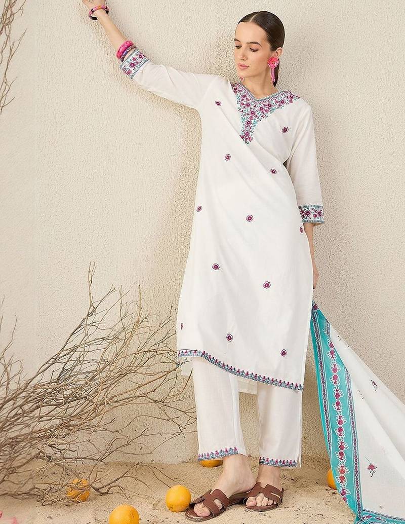Floral Embroidered Thread Work Pure Cotton V-Neck Kurta With Trouser & Dupatta