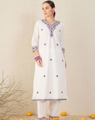 Floral Embroidered Thread Work Pure Cotton V-Neck Kurta With Trouser & Dupatta 6