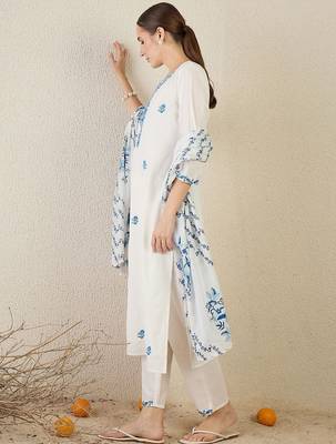 Women Floral Embroidered Cotton Kurta with Trousers & Dupatta 5