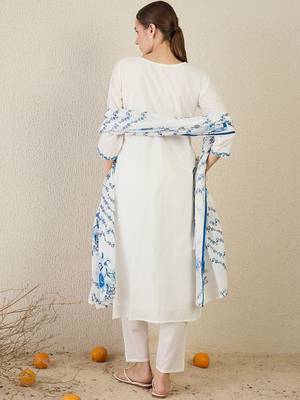 Women Floral Embroidered Cotton Kurta with Trousers & Dupatta 6