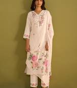 Women Floral Embroidered Regular Thread Work Kurta with Trousers & With Dupatta