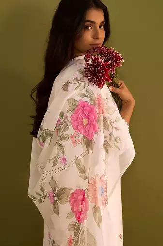 Women Floral Embroidered Regular Thread Work Kurta with Trousers & With Dupatta