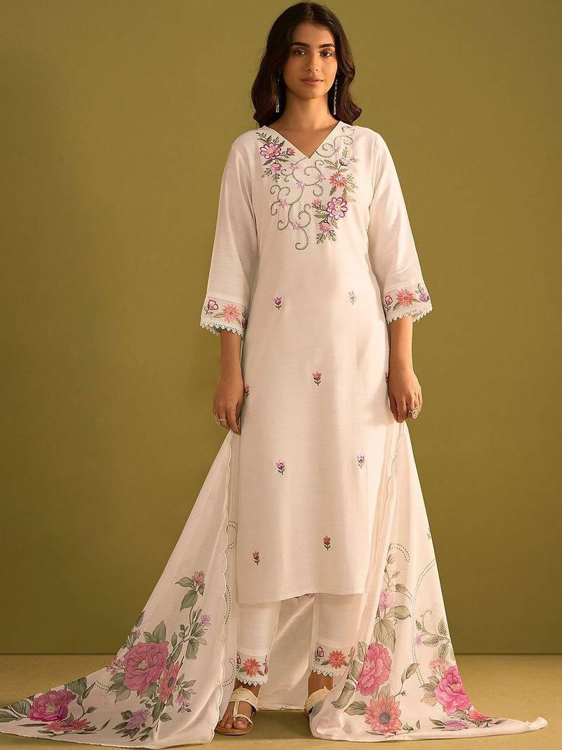 Women Floral Embroidered Regular Thread Work Kurta with Trousers & With Dupatta