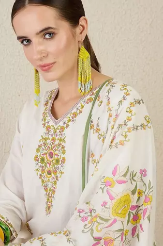 Women Floral Embroidered Regular Thread Work Pure Cotton Kurta with Trousers & With Dupatta