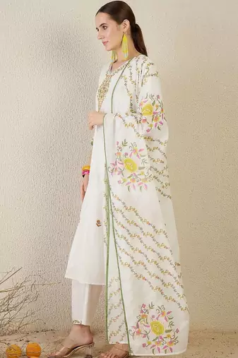 Women Floral Embroidered Regular Thread Work Pure Cotton Kurta with Trousers & With Dupatta