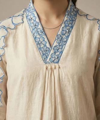 Women Floral Embroidered Regular Thread Work Kurta with Trousers & With Dupatta 5