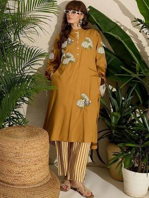 Women Ethnic Motifs Embroidered Thread Work Pure Cotton Kurta with Trousers 1