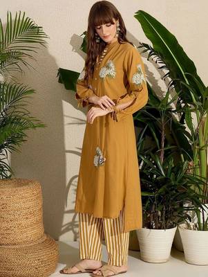 Women Ethnic Motifs Embroidered Thread Work Pure Cotton Kurta with Trousers 3