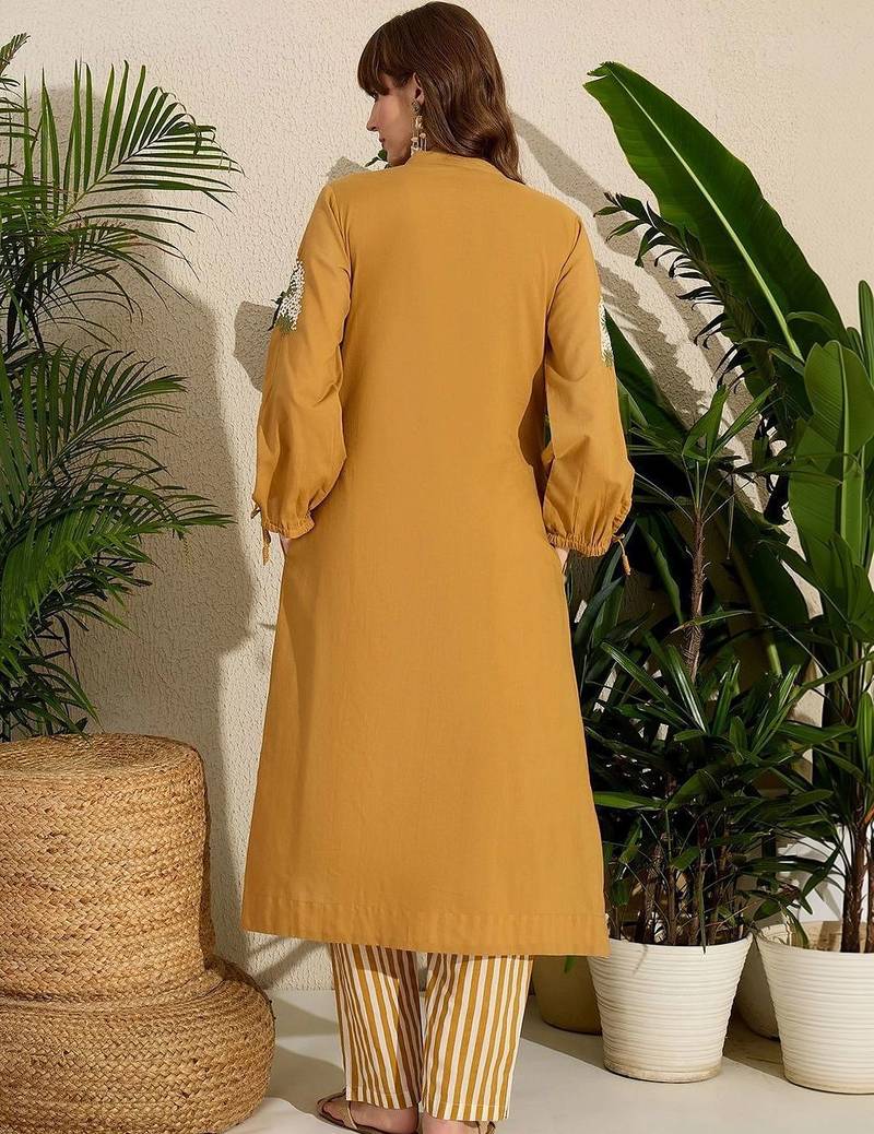 Women Ethnic Motifs Embroidered Thread Work Pure Cotton Kurta with Trousers