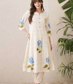 Women Floral Printed Regular Pure Cotton Kurta with Trousers