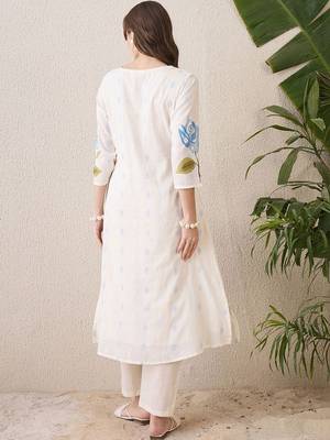 Women Floral Printed Regular Pure Cotton Kurta with Trousers 5