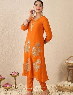 Women Ethnic Motifs Embroidered Regular Kurta with Trousers 3