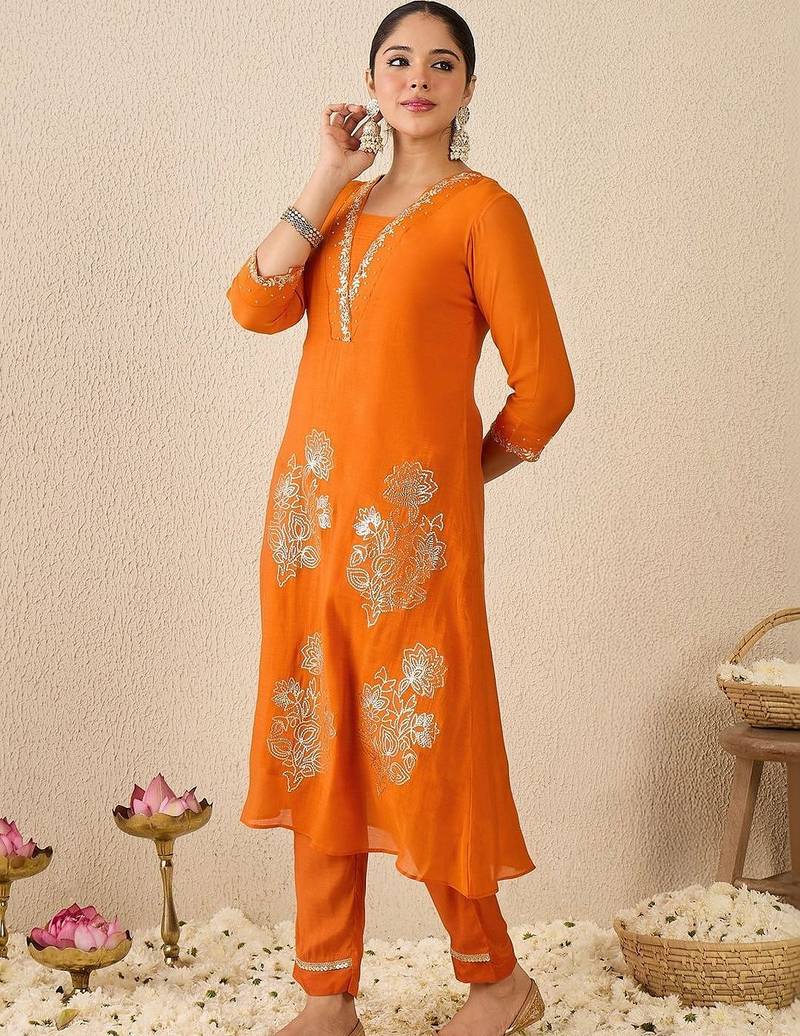 Women Ethnic Motifs Embroidered Regular Kurta with Trousers
