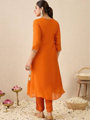 Women Ethnic Motifs Embroidered Regular Kurta with Trousers 4