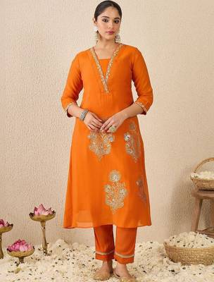 Women Ethnic Motifs Embroidered Regular Kurta with Trousers 6