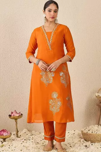 Women Ethnic Motifs Embroidered Regular Kurta with Trousers