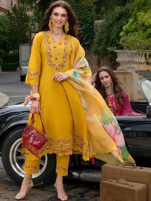 Women Floral Embroidered Regular Thread Work Kurta with Trousers & With Dupatta 1