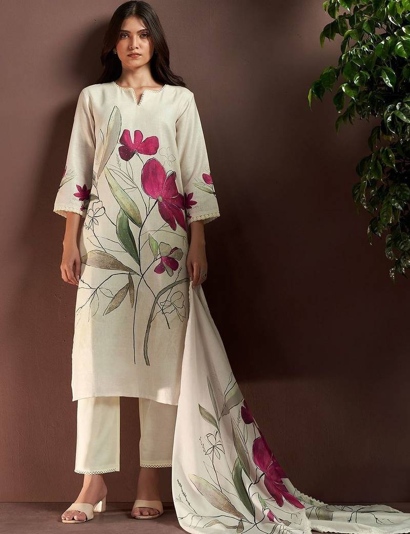 Women Floral Printed Regular Kurta with Trousers & With Dupatta