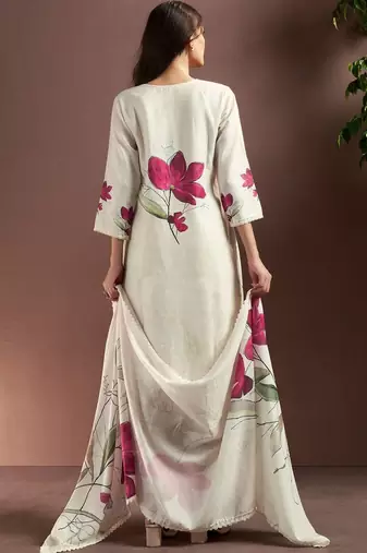 Women Floral Printed Regular Kurta with Trousers & With Dupatta