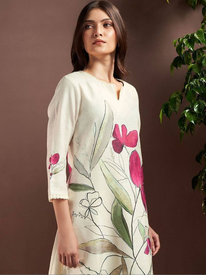Women Floral Printed Regular Kurta with Trousers & With Dupatta